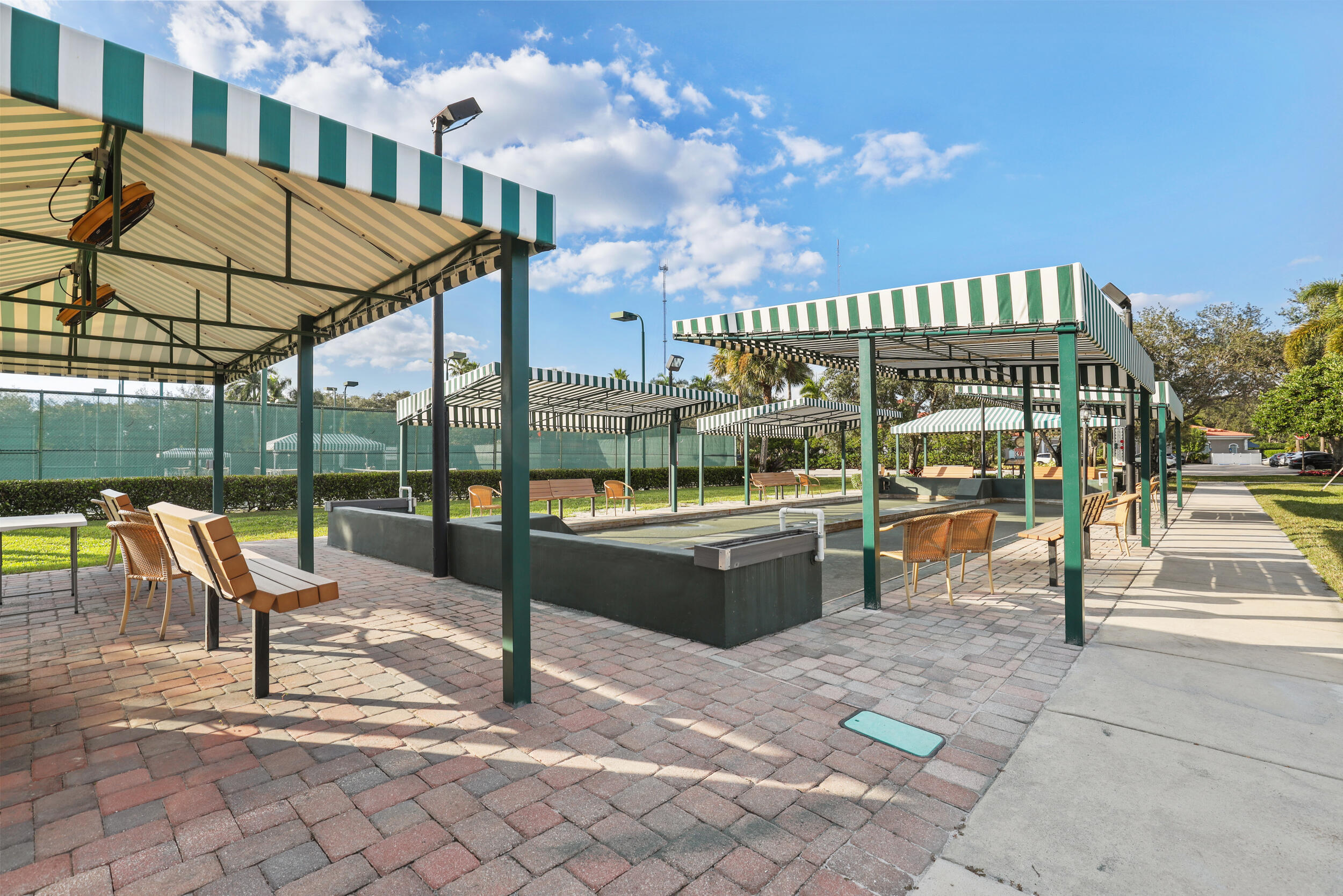 TOWNE PARK TR IA - Residential Lease