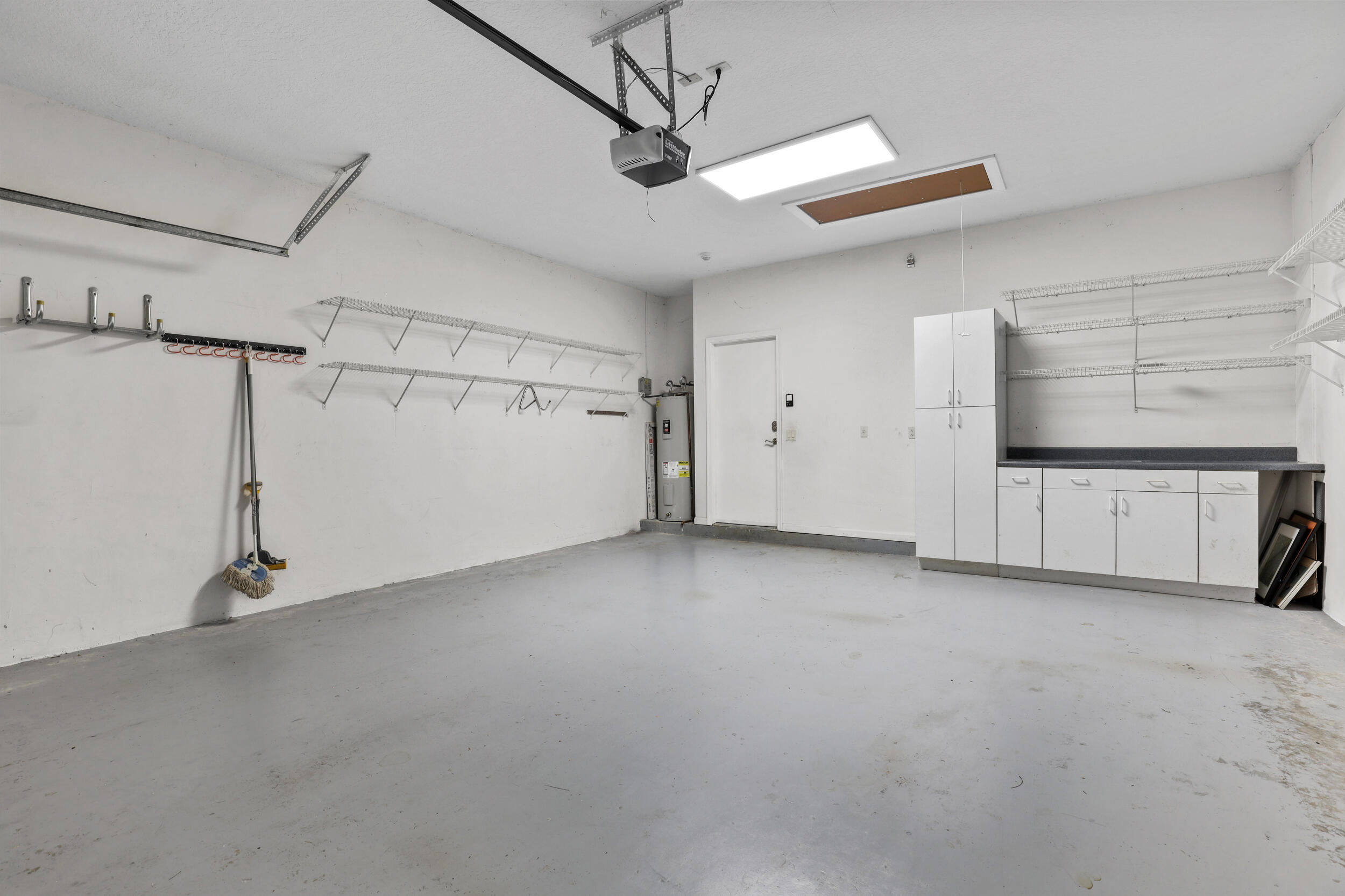 TOWNE PARK TR IA - Residential Lease