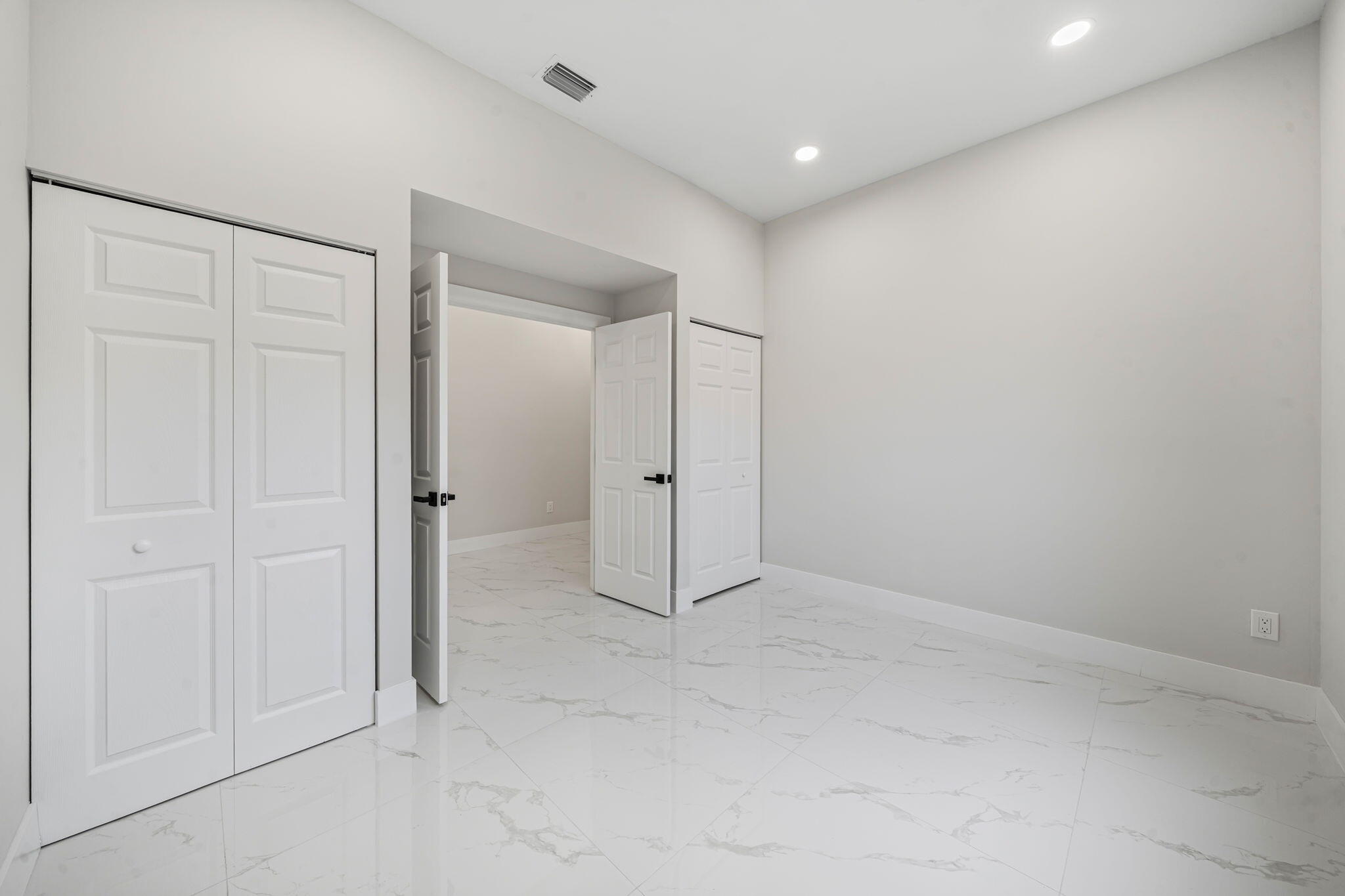 VALENCIA ISLES 1 - Residential