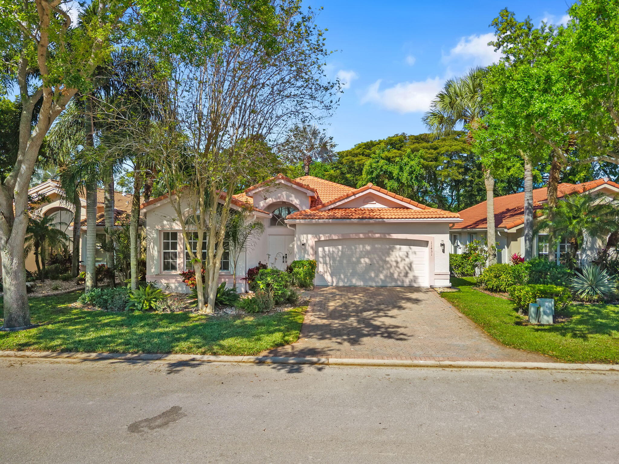 VALENCIA ISLES 1 - Residential