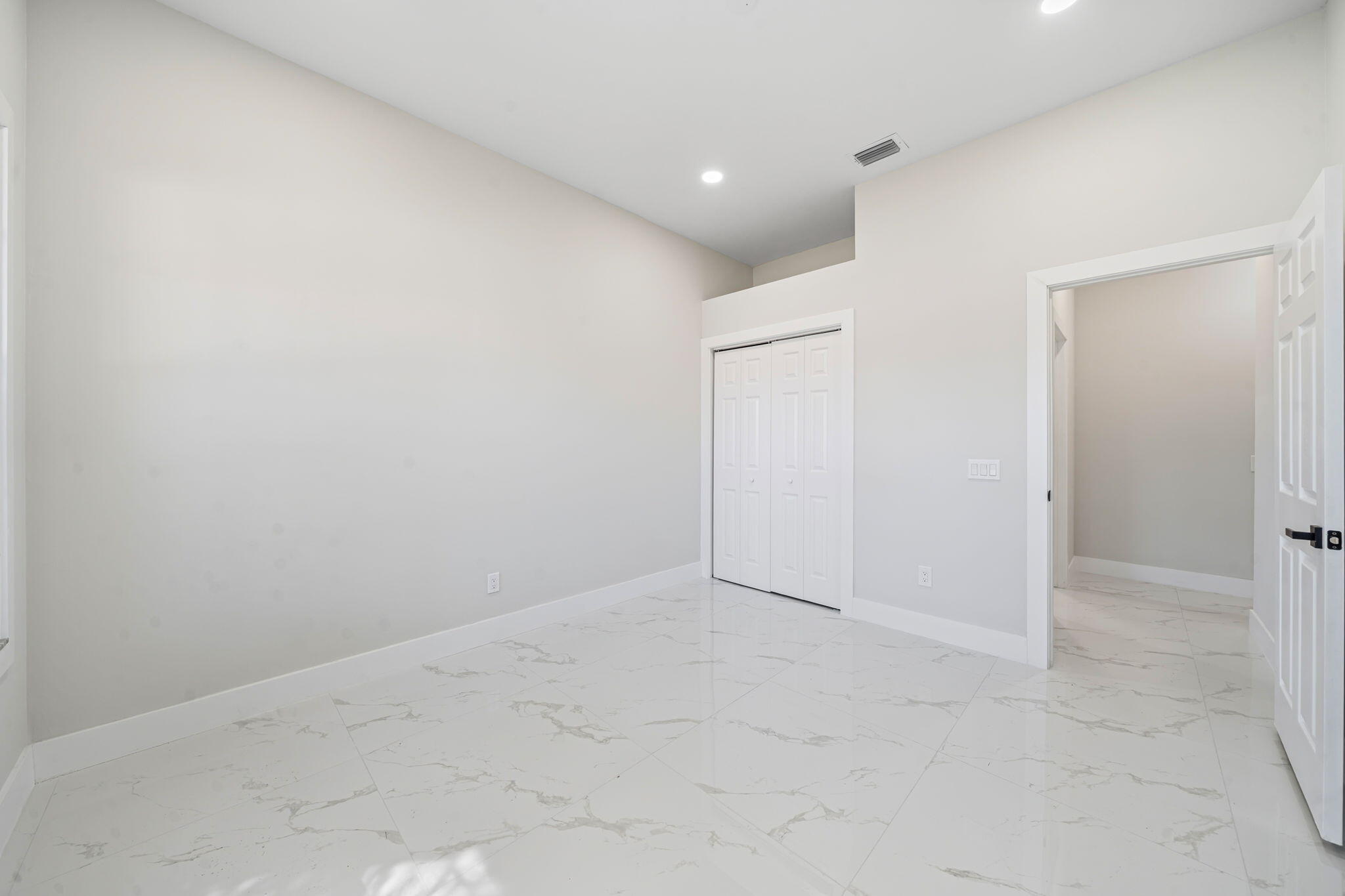 VALENCIA ISLES 1 - Residential