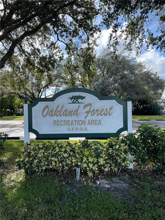 THE PINES OF OAKLAND FORE - Residential