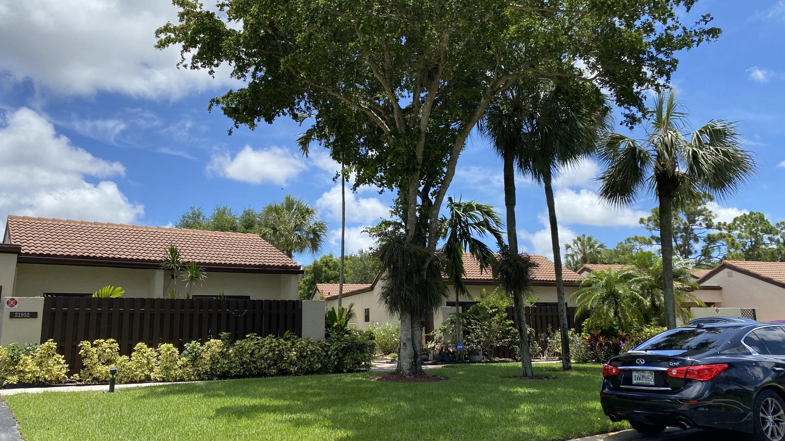 HORIZONS OF BOCA LAGO CONDO - Residential