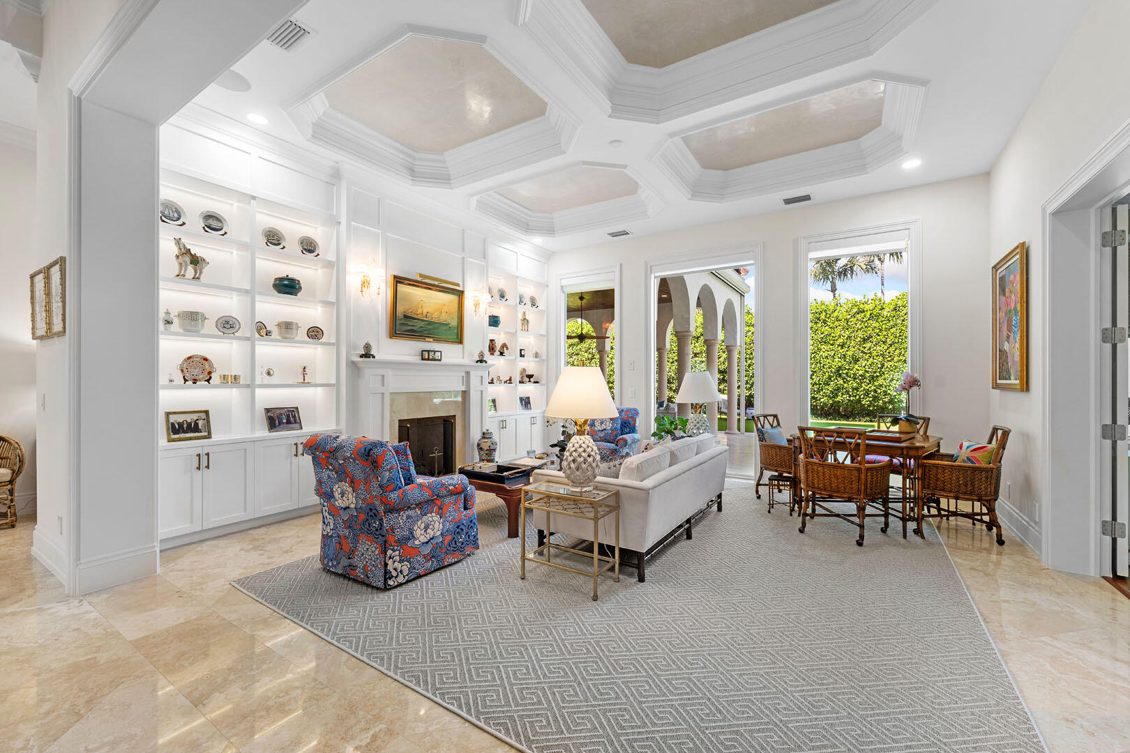 ROYAL PALM YACHT & COUNTRY CLUB - Residential