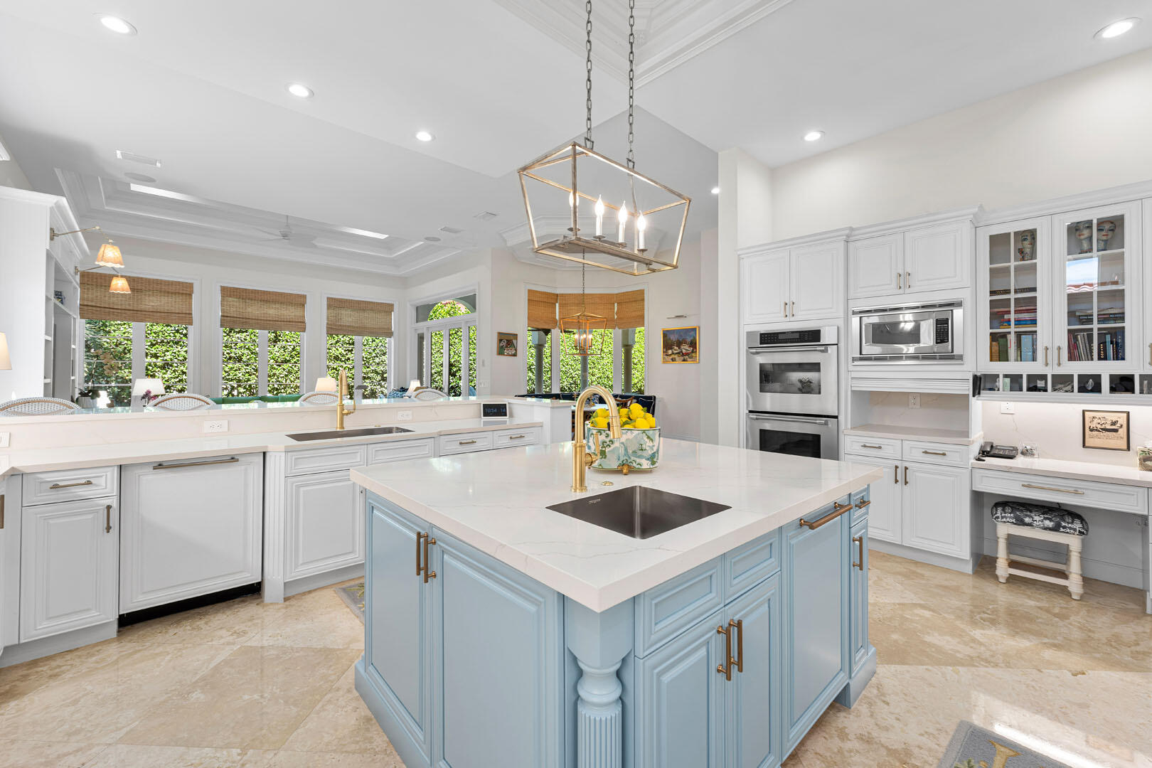 ROYAL PALM YACHT & COUNTRY CLUB - Residential