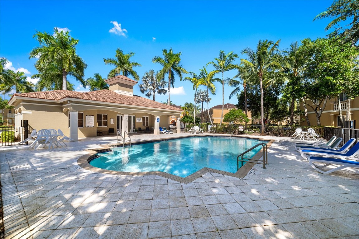 VILLAGE WALK - Residential