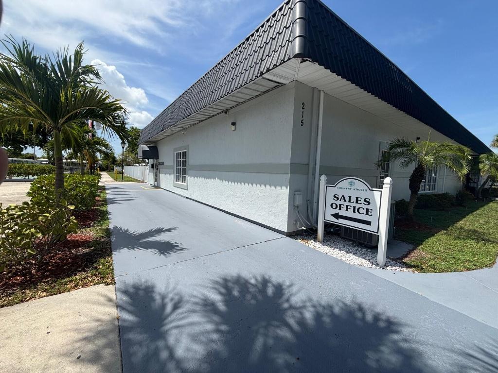 COUNTRY KNOLLS - Residential