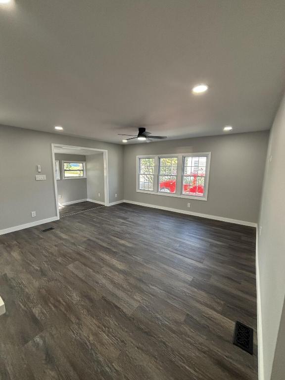 COUNTRY KNOLLS - Residential