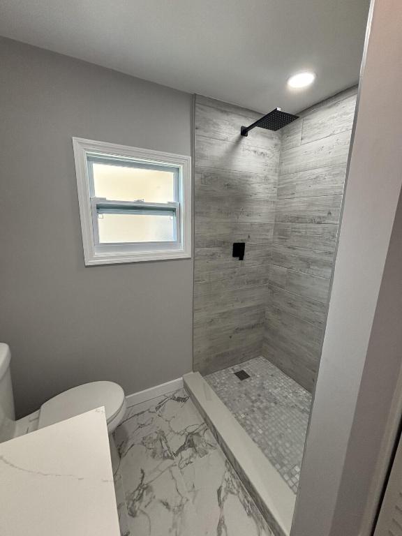 COUNTRY KNOLLS - Residential