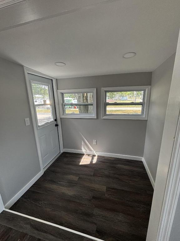 COUNTRY KNOLLS - Residential