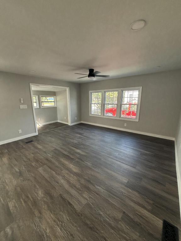 COUNTRY KNOLLS - Residential