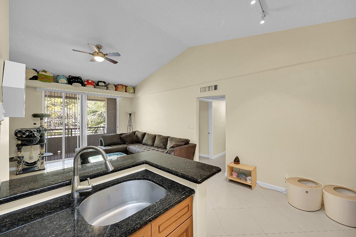 COCO PARC CONDO - Residential