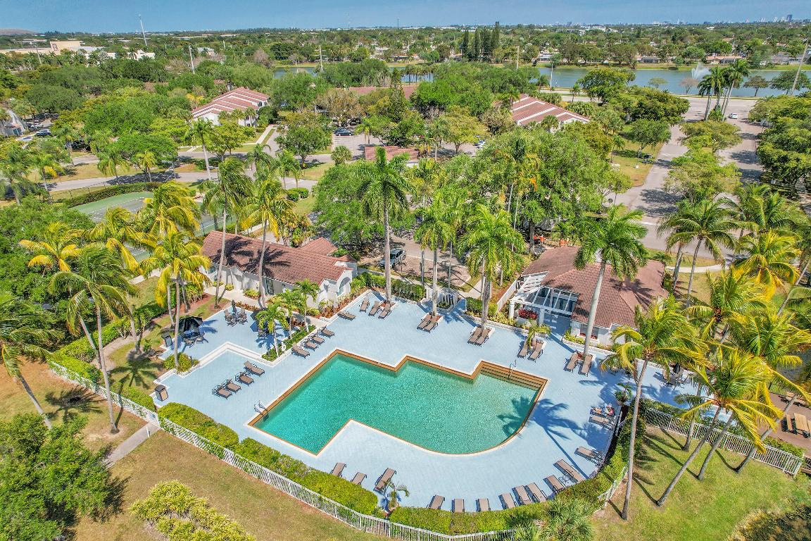 COCO PARC CONDO - Residential