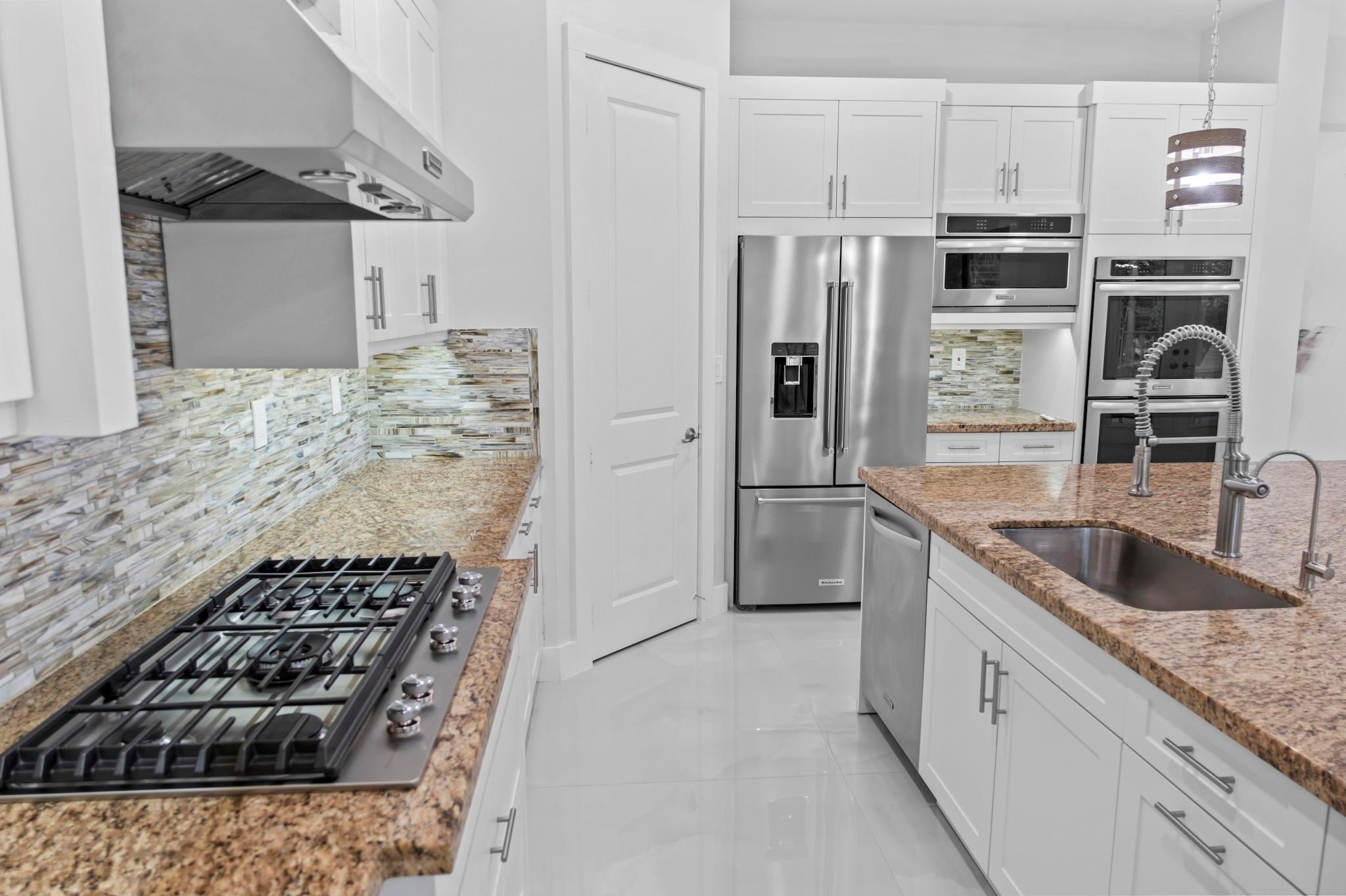 Bruschi Prop 180-105 B - Residential