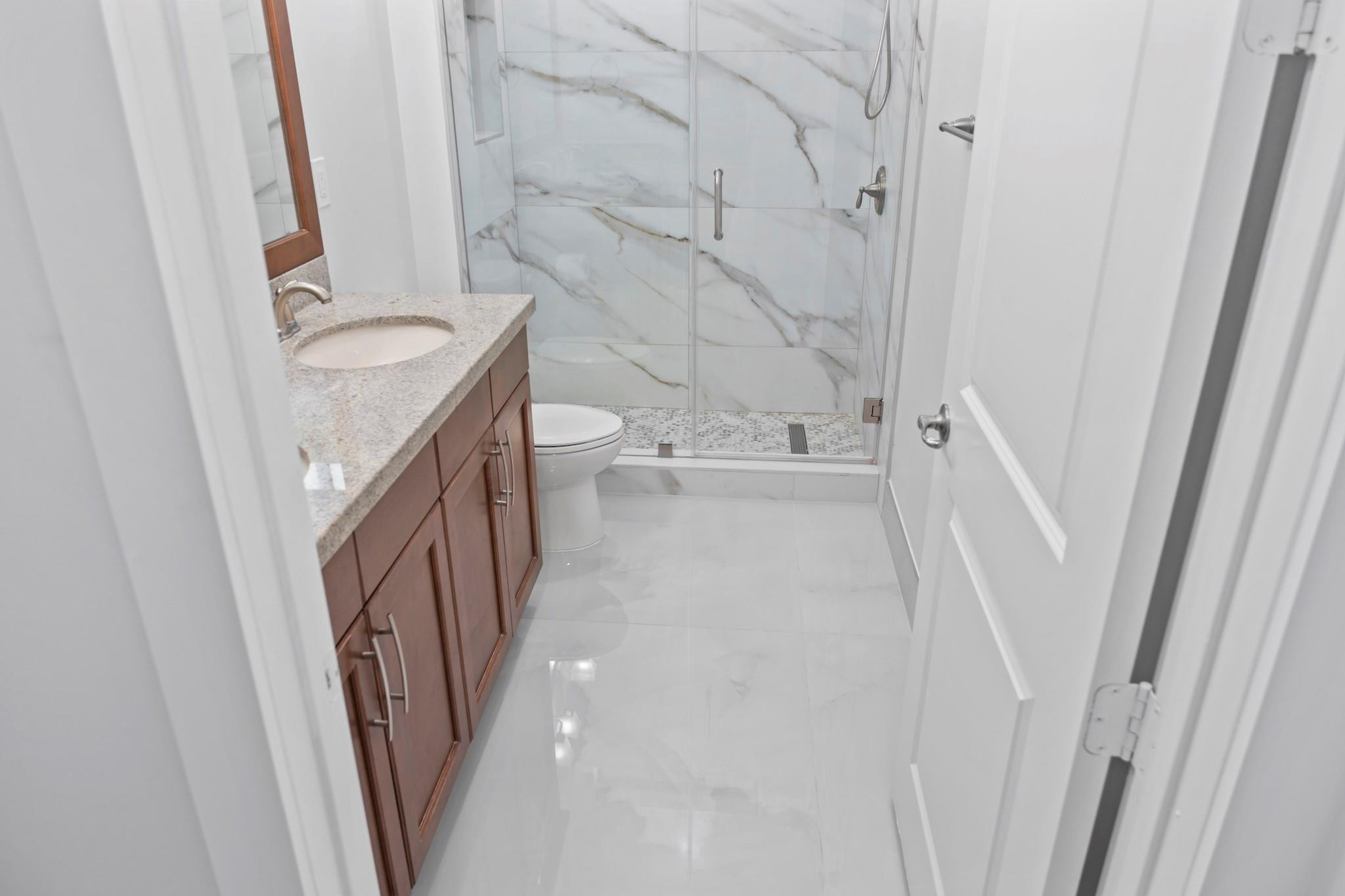 Bruschi Prop 180-105 B - Residential