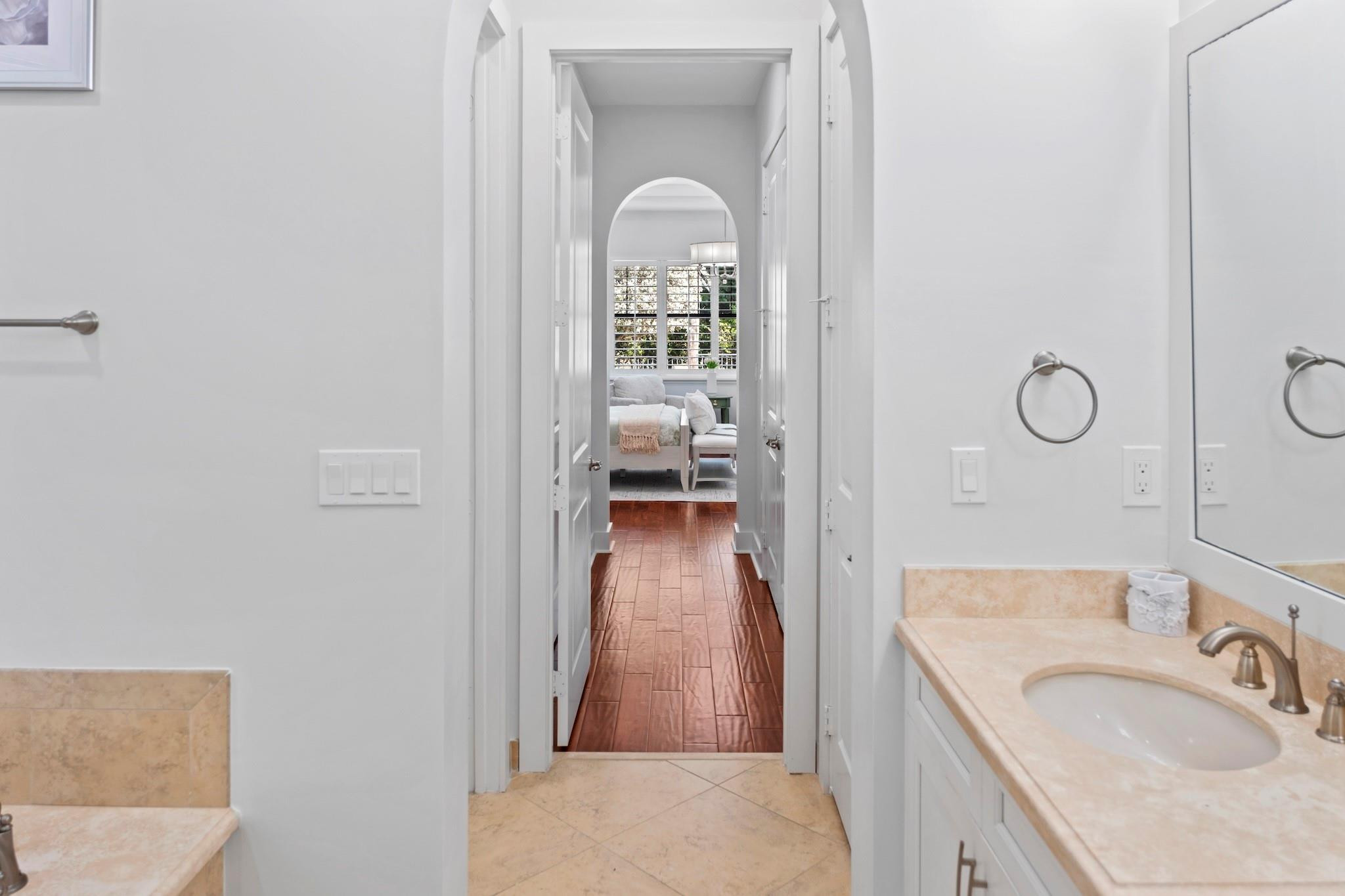 Bruschi Prop 180-105 B - Residential