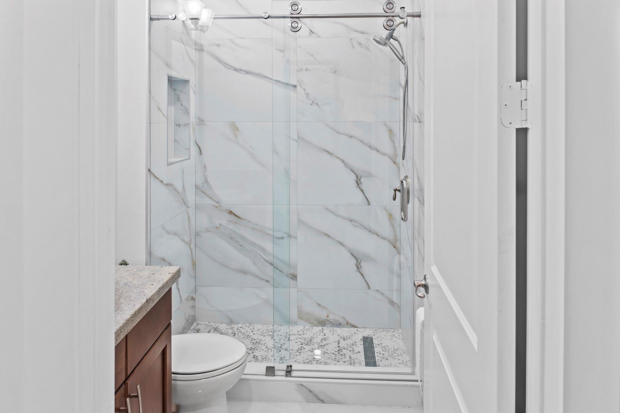 Bruschi Prop 180-105 B - Residential