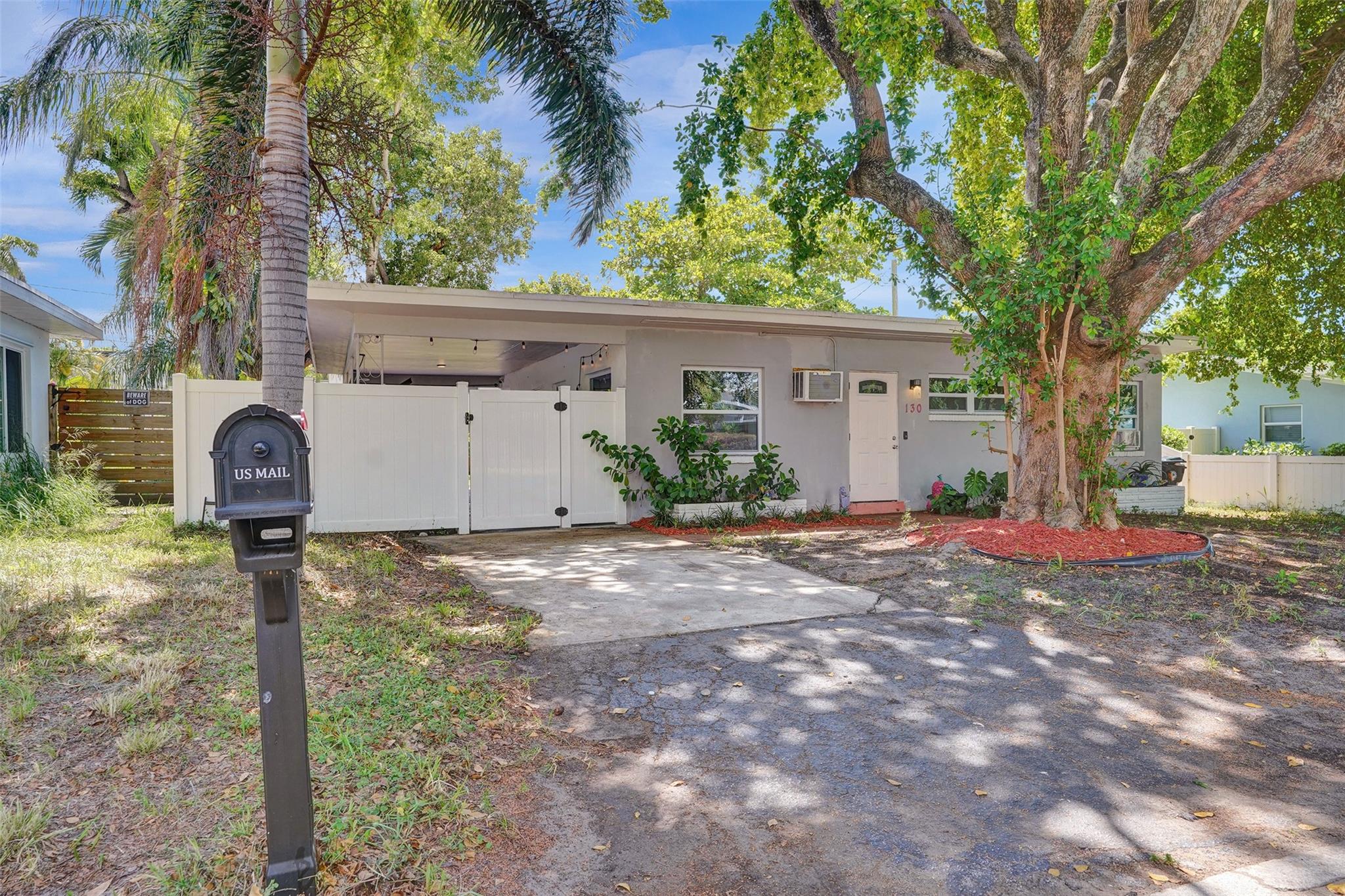 130 Akron St, Lake Worth Beach, FL, 33461/$339,900 1 130 Akron St