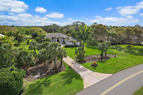 18715 SE Old Trail Drive W, Jupiter, FL MLS: R11069909