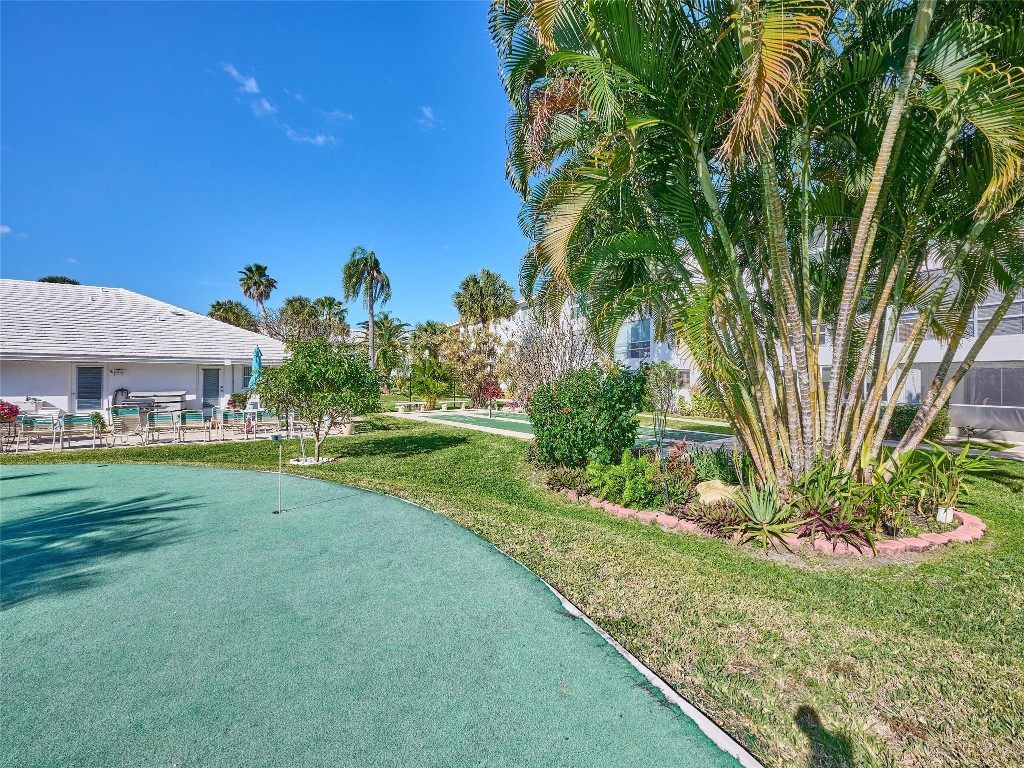 LIGHTHOUSE POINT GARDENS - Residential