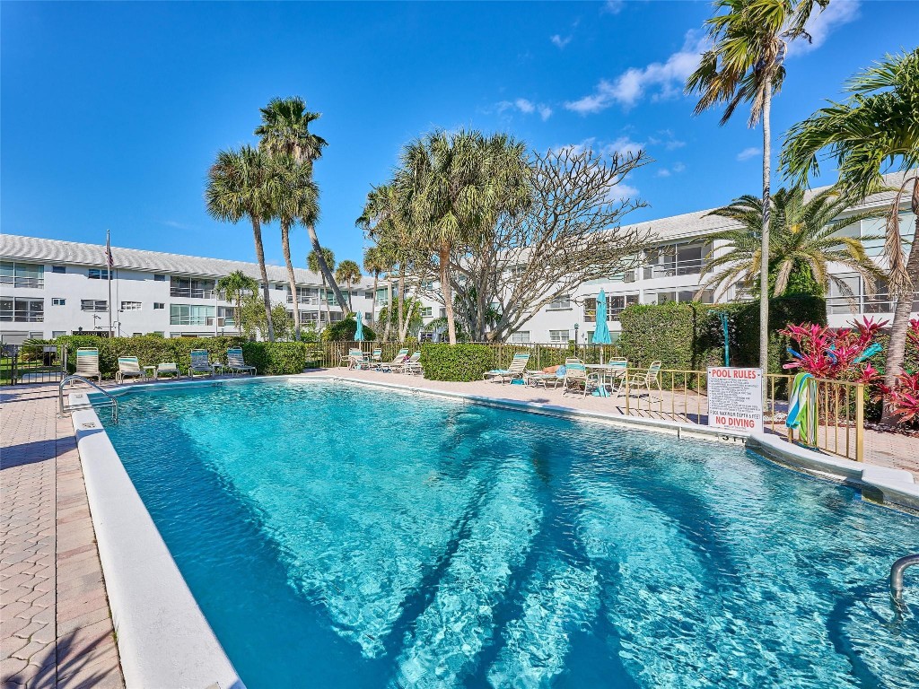 LIGHTHOUSE POINT GARDENS - Residential