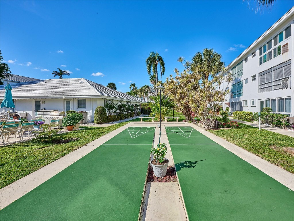 LIGHTHOUSE POINT GARDENS - Residential