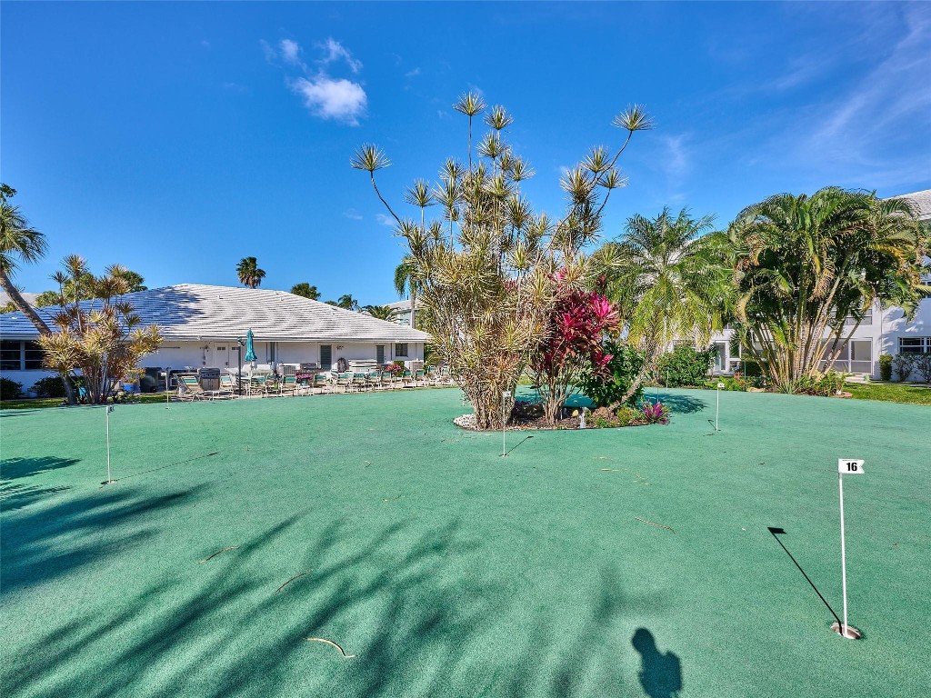 LIGHTHOUSE POINT GARDENS - Residential