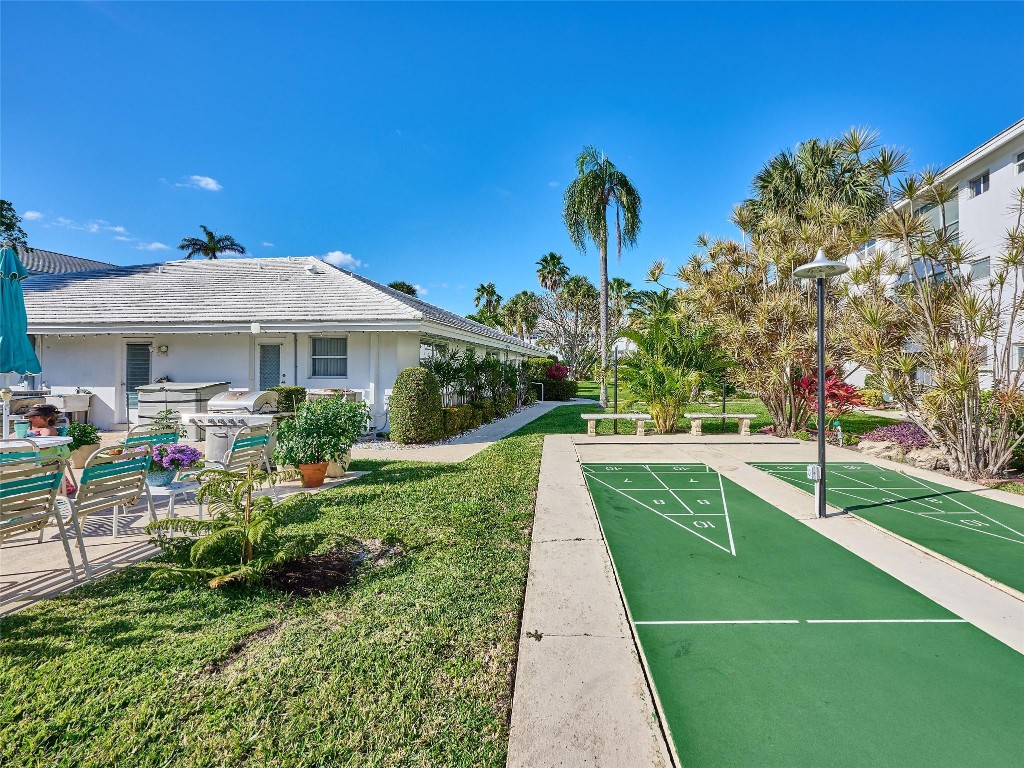 LIGHTHOUSE POINT GARDENS - Residential