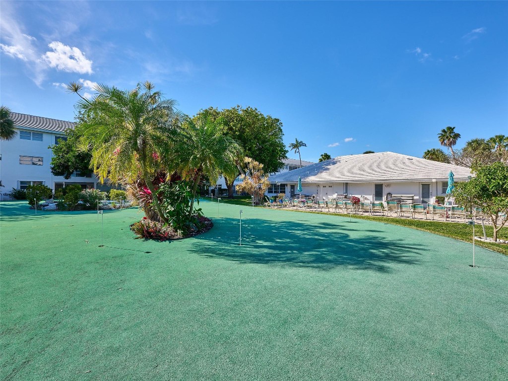 LIGHTHOUSE POINT GARDENS - Residential
