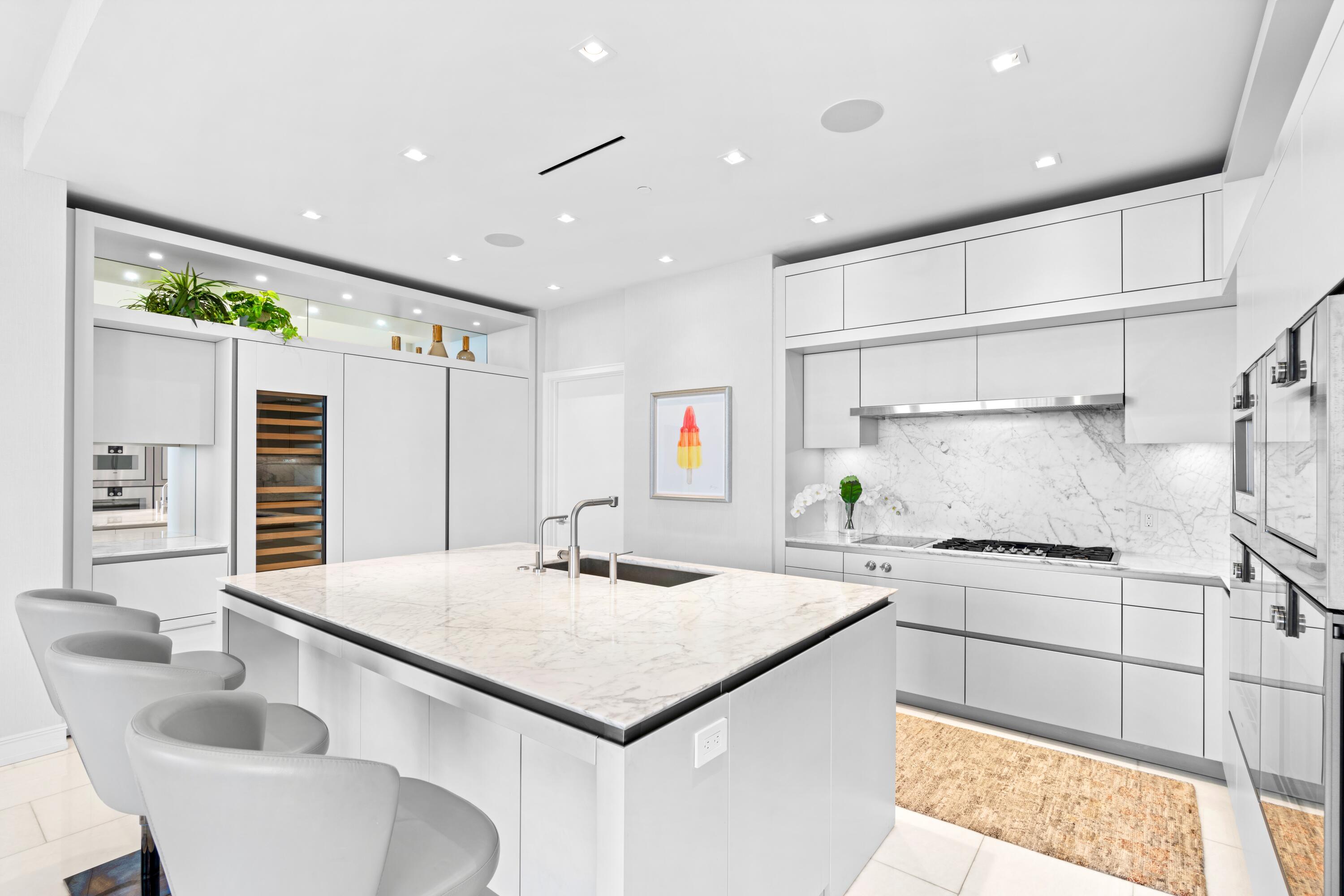 BRISTOL CONDO - Residential