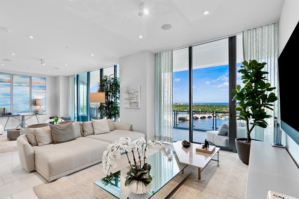 BRISTOL CONDO - Residential