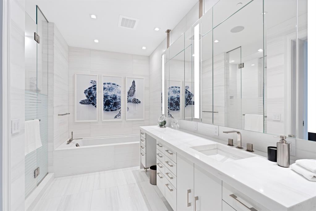 BRISTOL CONDO - Residential