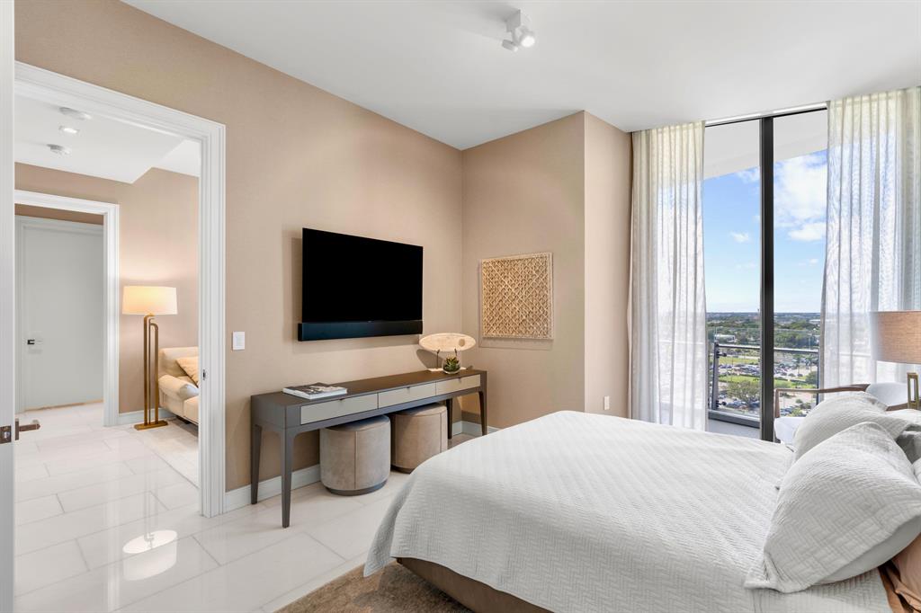 BRISTOL CONDO - Residential