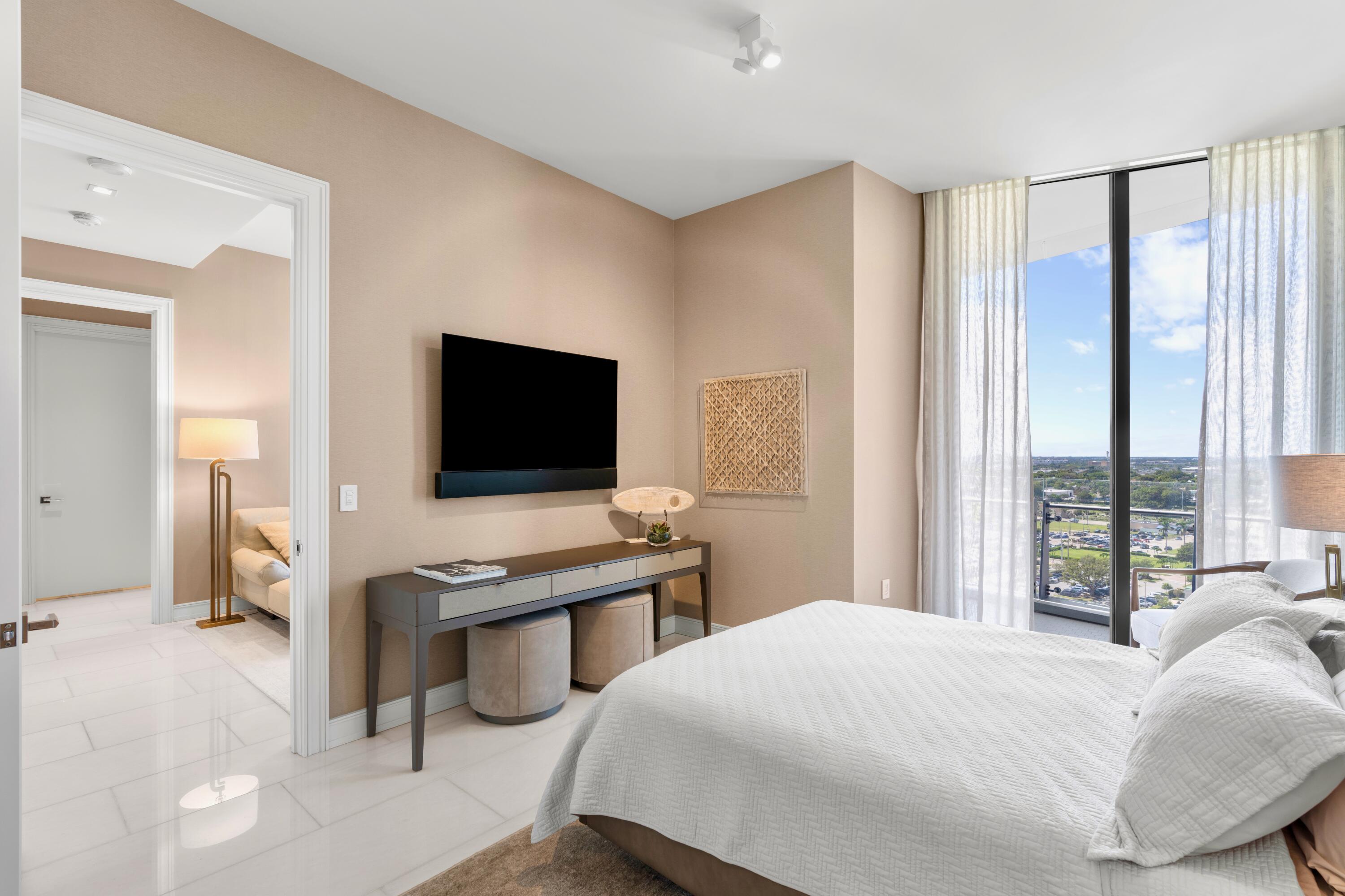 BRISTOL CONDO - Residential