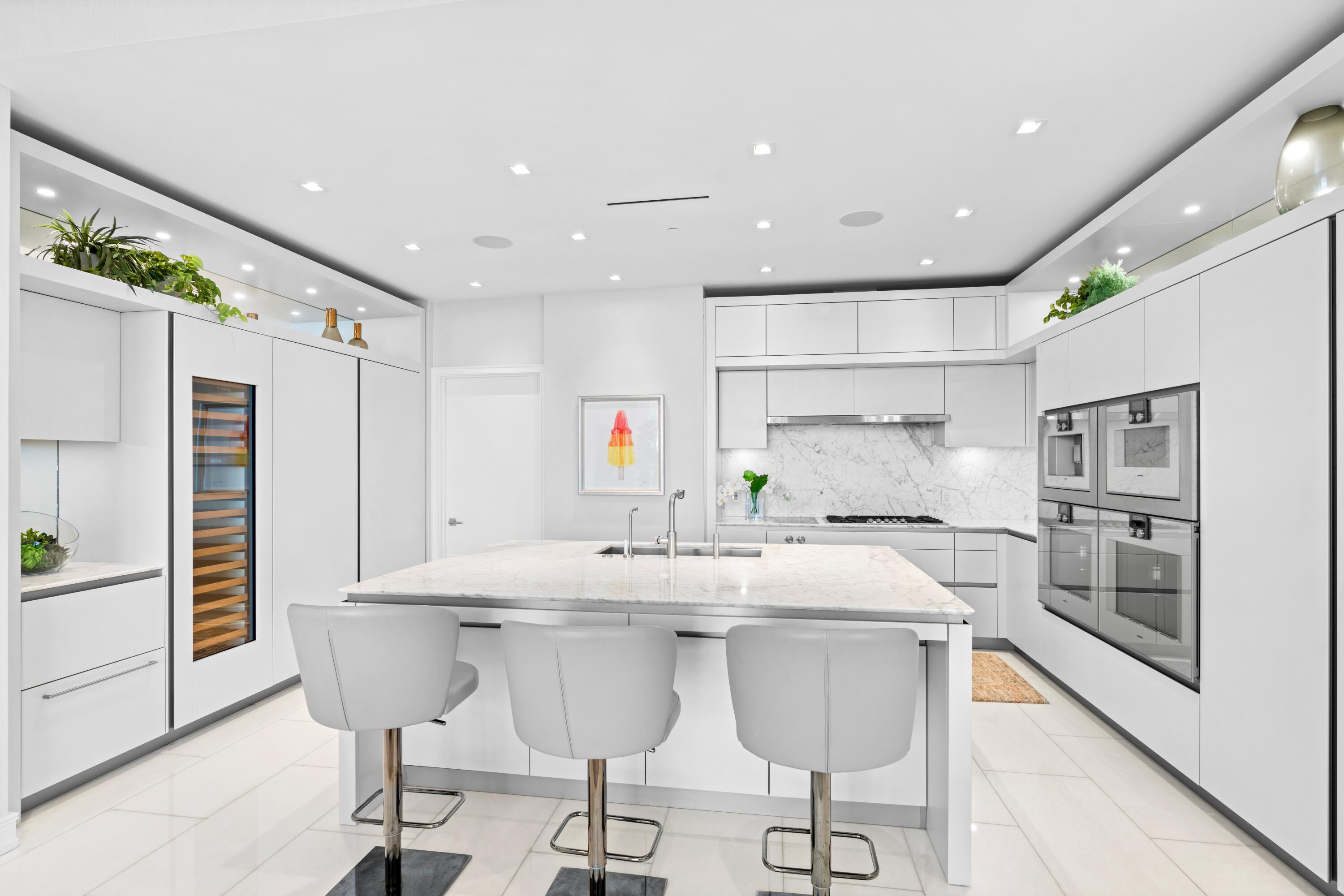 BRISTOL CONDO - Residential