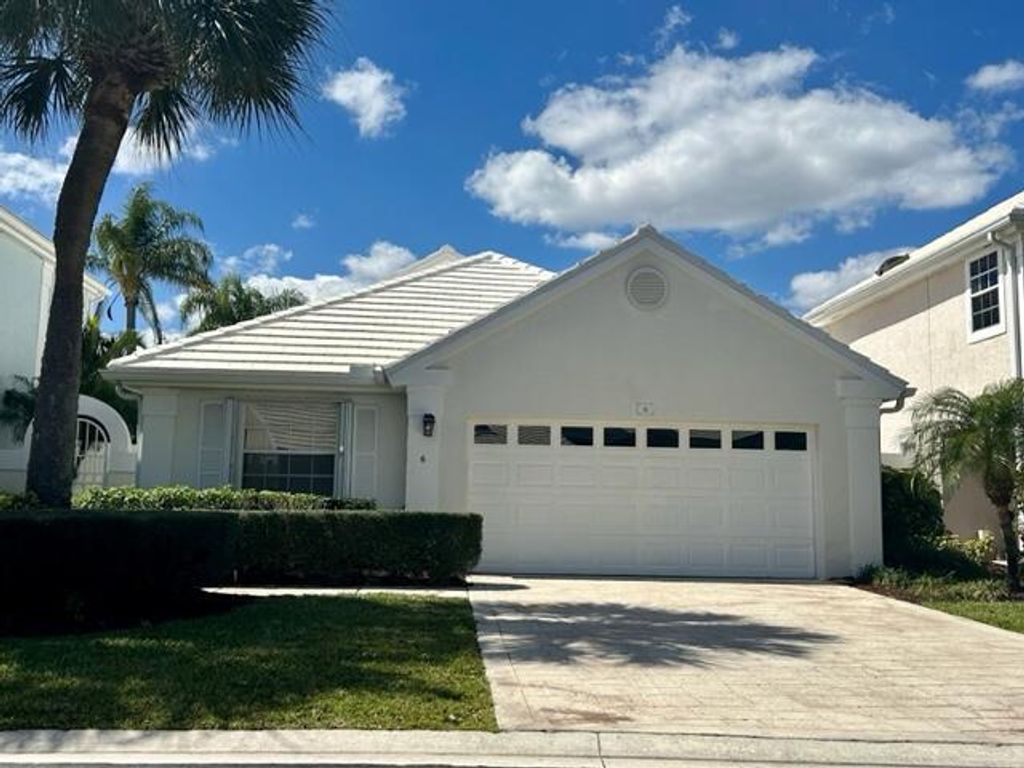 Photo of 6 Elgin Lane N, Palm Beach Gardens, FL 33418 (MLS # R10959022)