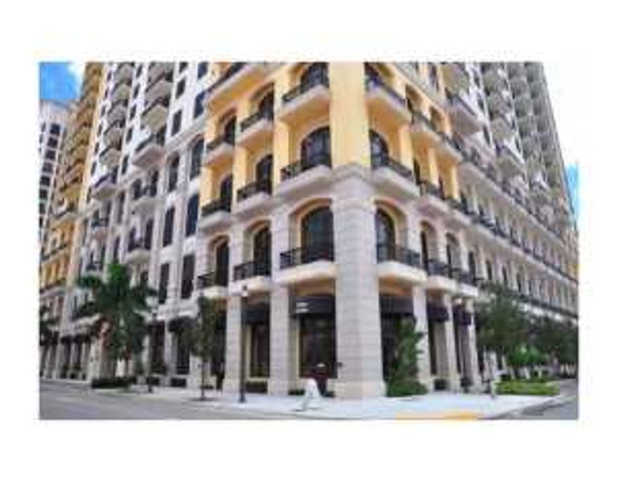 2/2 plus den with extra of party space.42” kitchen cabinets, stainless steel appliance package, 10’ ceilings, marbled master bath, assigned garage parking, private storage.
 Rent in the heart of downtown West Palm Beach’s luxury corridor! Residents at Two City Plaza can enjoy 24hr security, full service valet parking, steam room, sauna, fitness center, elegant club room for entertaining, lushly landscaped plaza garden, indoor & outdoor theaters and heated rooftop swimming pool with panoramic views of the Ocean, Intracoastal & city. Just outside of the building you will find convenience at your fingertips…a quick walk to CityPlace or Clematis, less than 1 mile from the beach, minutes away from Palm Beach Island