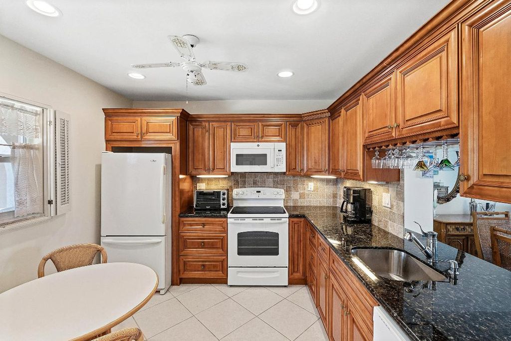 Photo of 250 NE 20th Street #2140, Boca Raton, FL 33431 (MLS # R11147838)