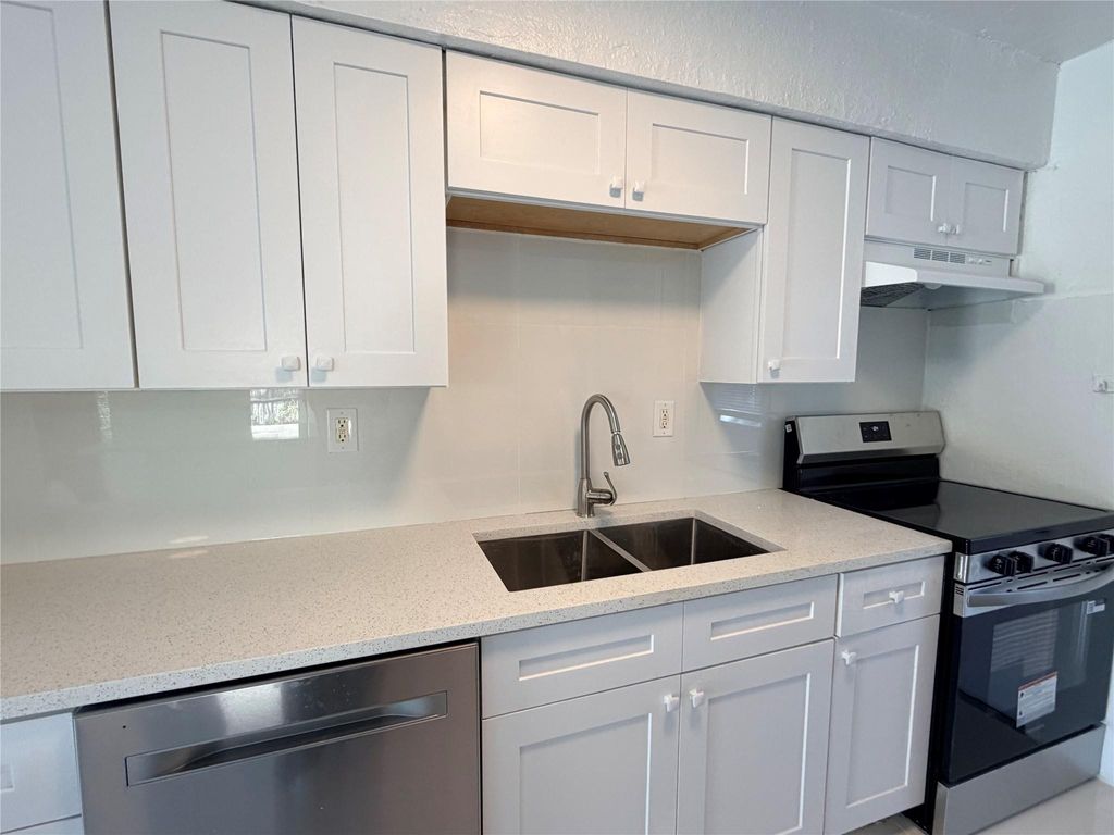 Photo of 1536 NE 27th Street, Lighthouse Point, FL 33064 (MLS # F10554862)