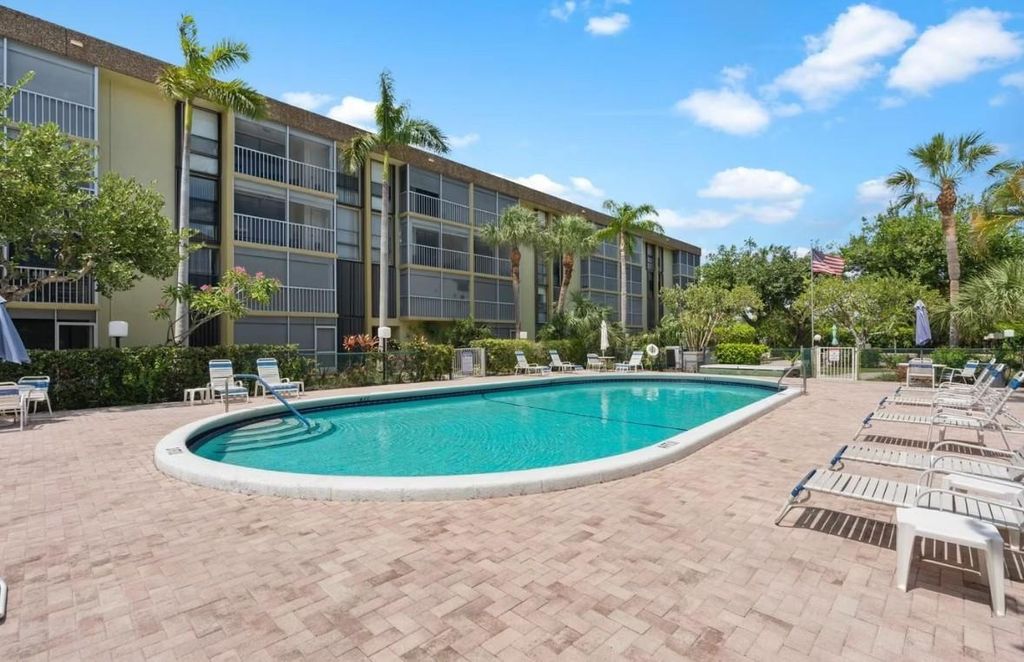 Photo of 367 S Federal Highway, Deerfield Beach, FL 33441 (MLS # F10513951)