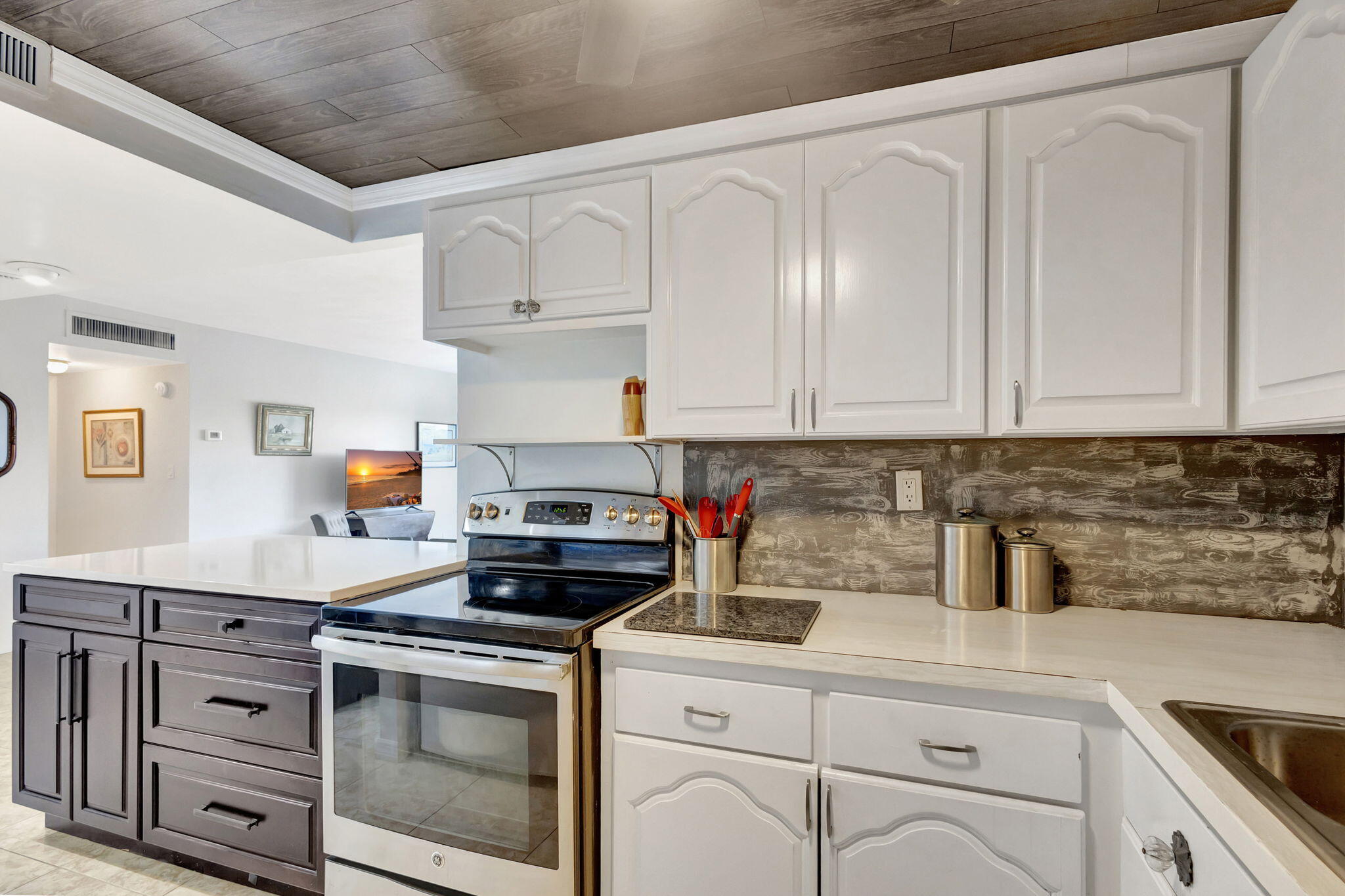 PORTOFINO CONDO PT OF LTS 15 AND 16,JARVIS PAR - Residential Lease