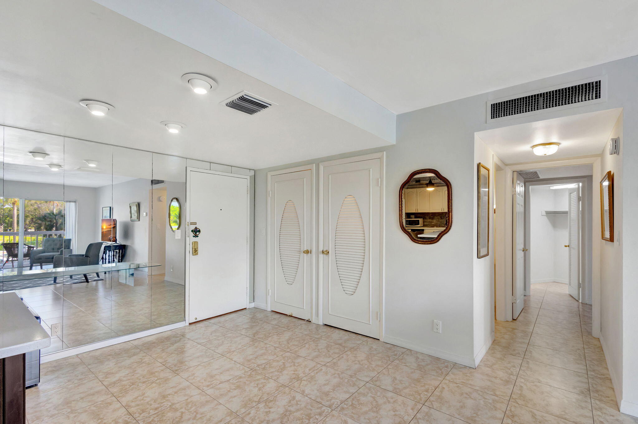 PORTOFINO CONDO PT OF LTS 15 AND 16,JARVIS PAR - Residential Lease