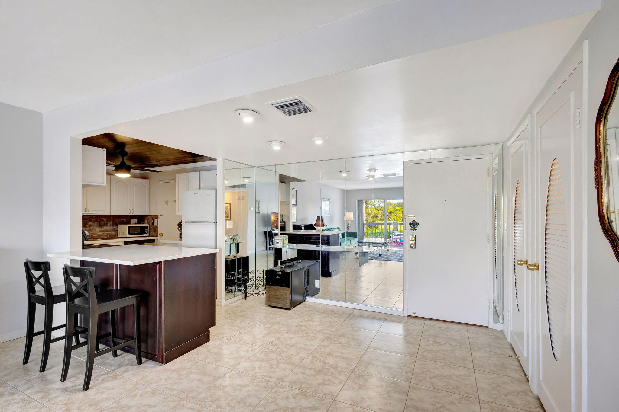 PORTOFINO CONDO PT OF LTS 15 AND 16,JARVIS PAR - Residential Lease