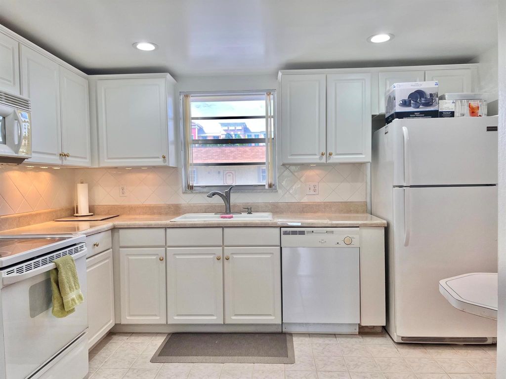 Photo of 720 N Dixie Highway #305, Lantana, FL 33462 (MLS # R11059385)