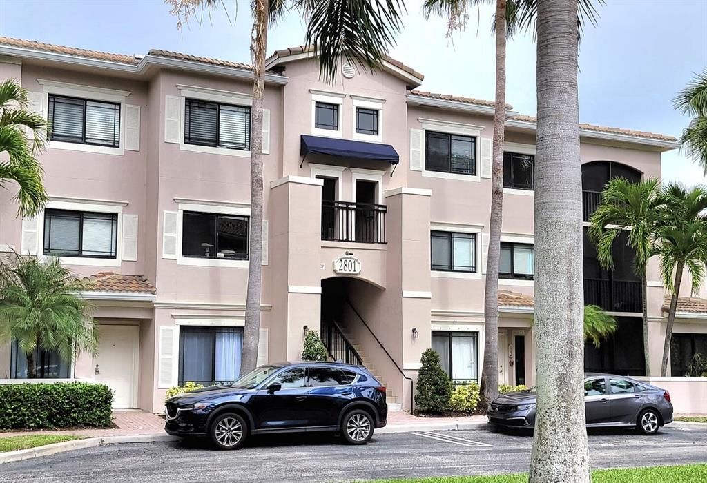 Photo of 2801 Sarento Place #303, Palm Beach Gardens, FL 33410 (MLS # R10867499)