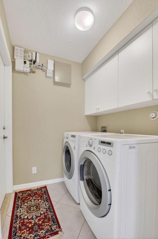 LAKERIDGE GREENS - Residential