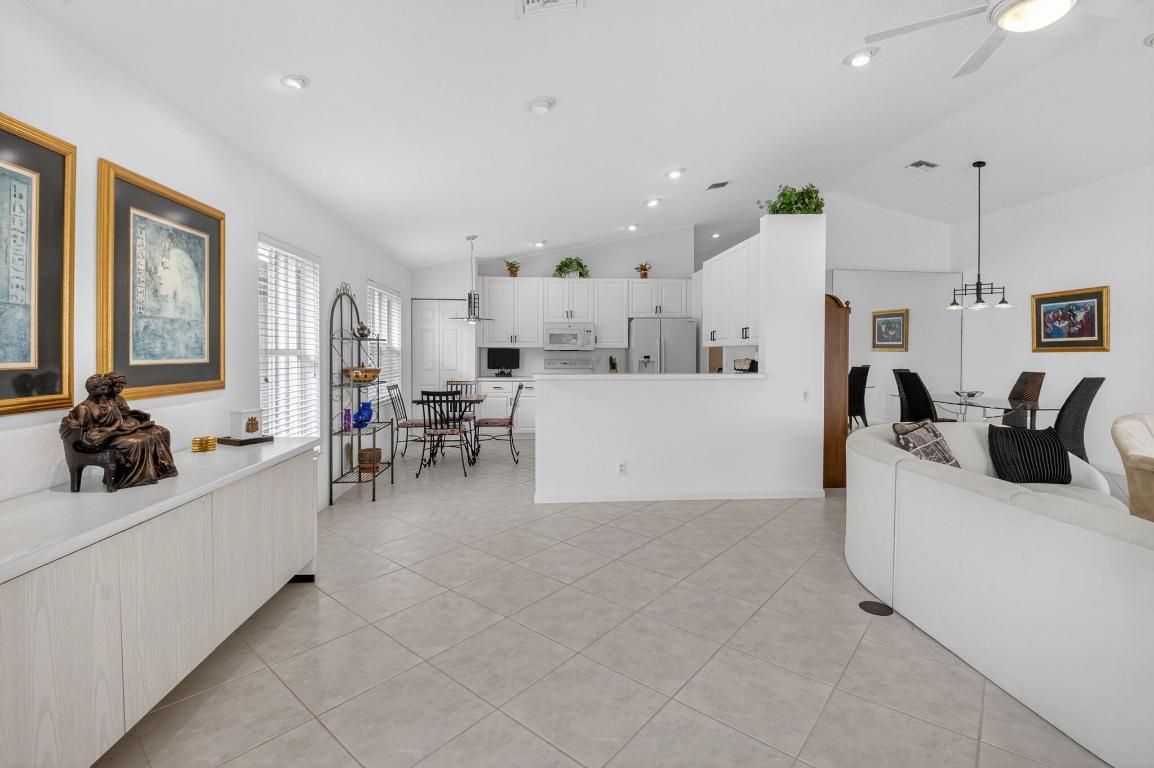 LAKERIDGE GREENS - Residential