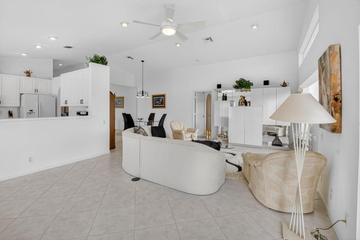 LAKERIDGE GREENS - Residential