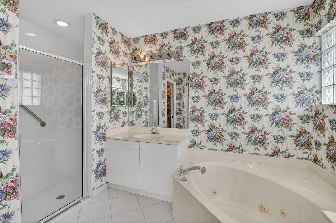 LAKERIDGE GREENS - Residential