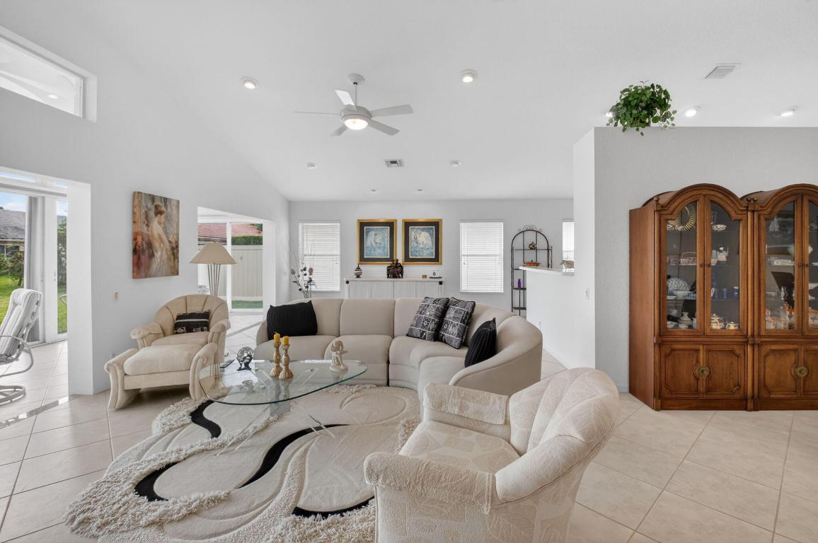 LAKERIDGE GREENS - Residential